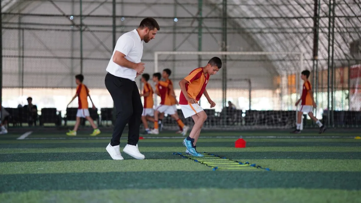Galatasaray, Okan Buruk'un yönetiminde hazırlıklarını sürdürüyor