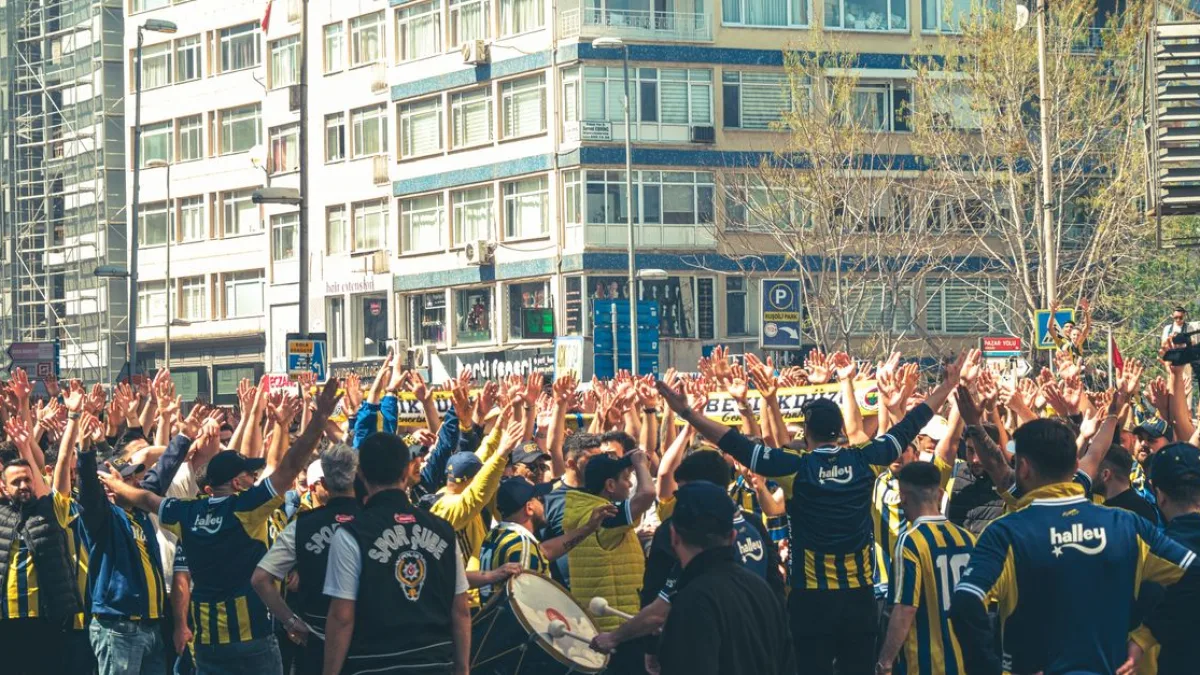 Trabzon'da Salah Rüzgarı: Futbolseverlerin Dikkatini Çekti